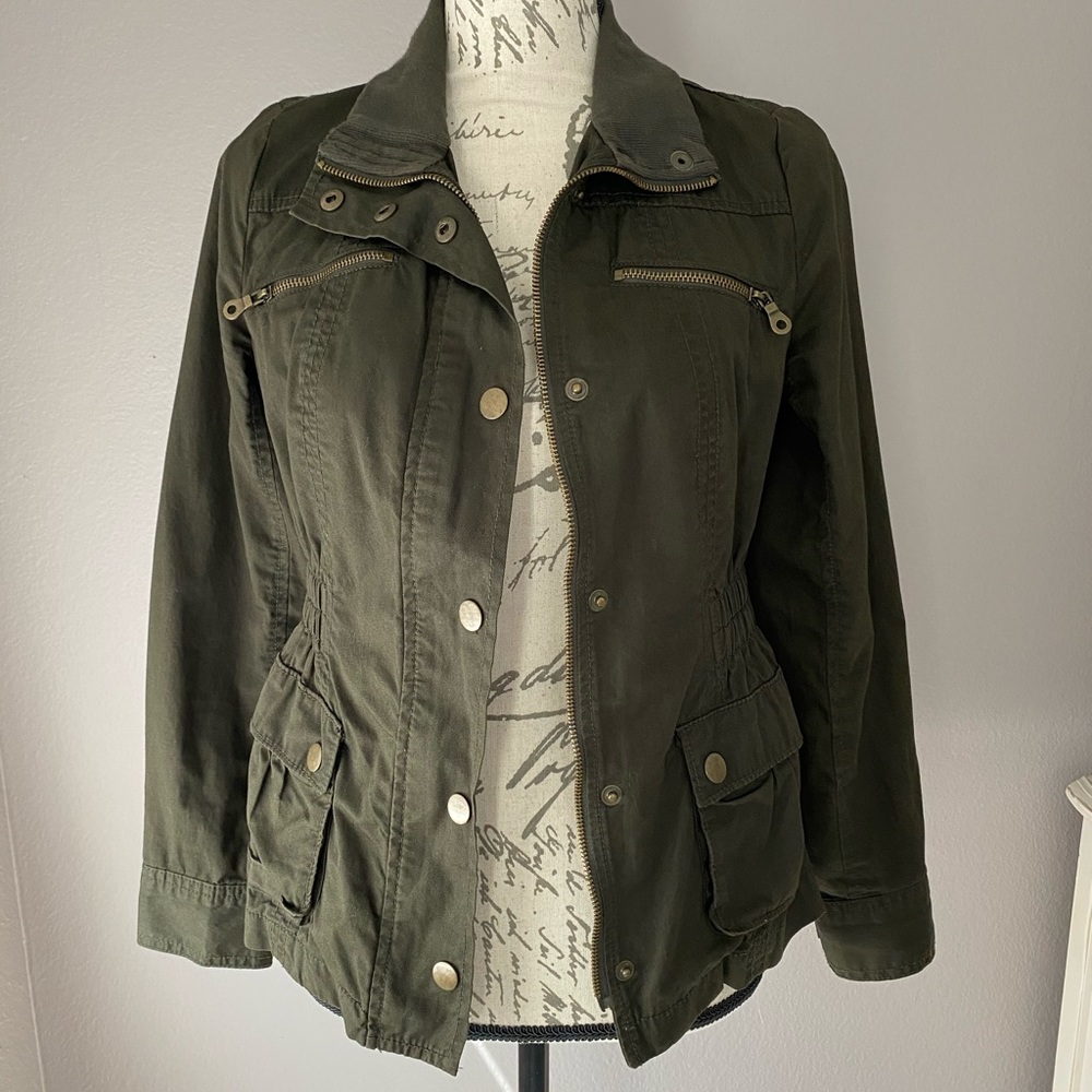 Women’s olive green cargo jacket, SZ XS.